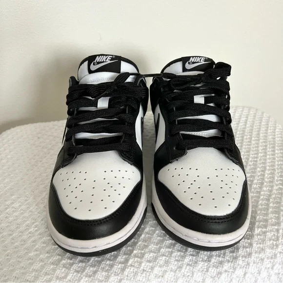 Nike Dunk Low, black and white, Panda, women’s size 7 - Picture 4 of 9